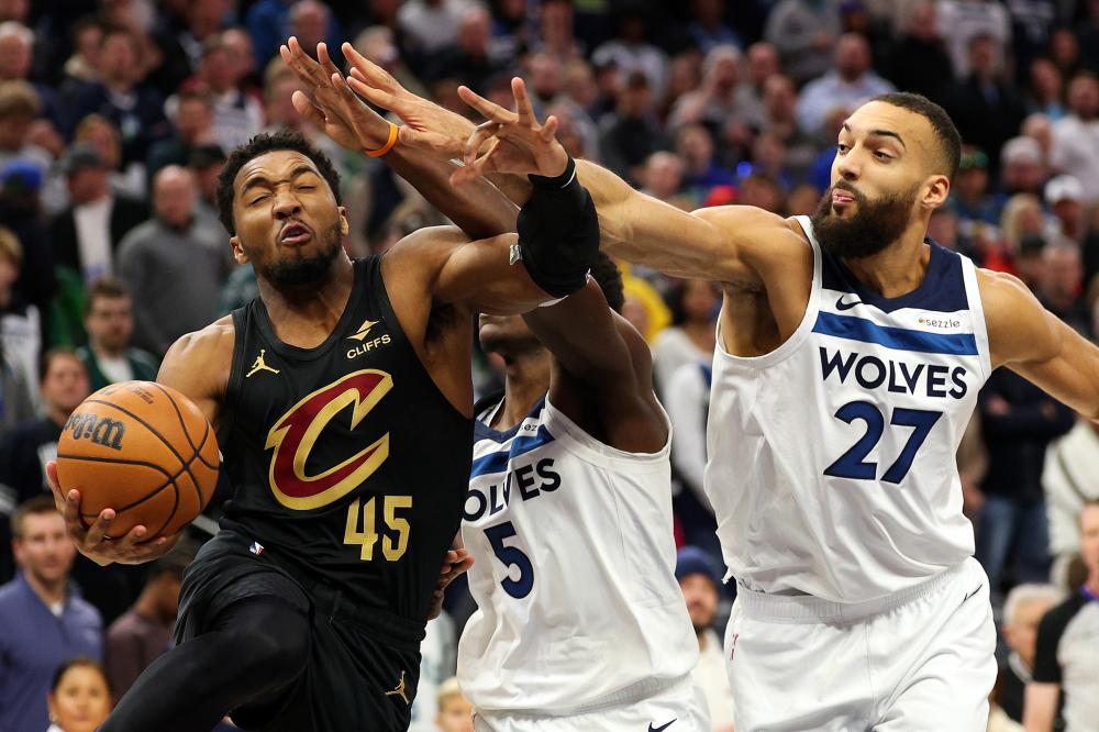 在防守端 在防守端